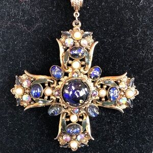 Vtg Accessocraft Renaissance Revival Cabochon stones Maltese Cross Pendant
